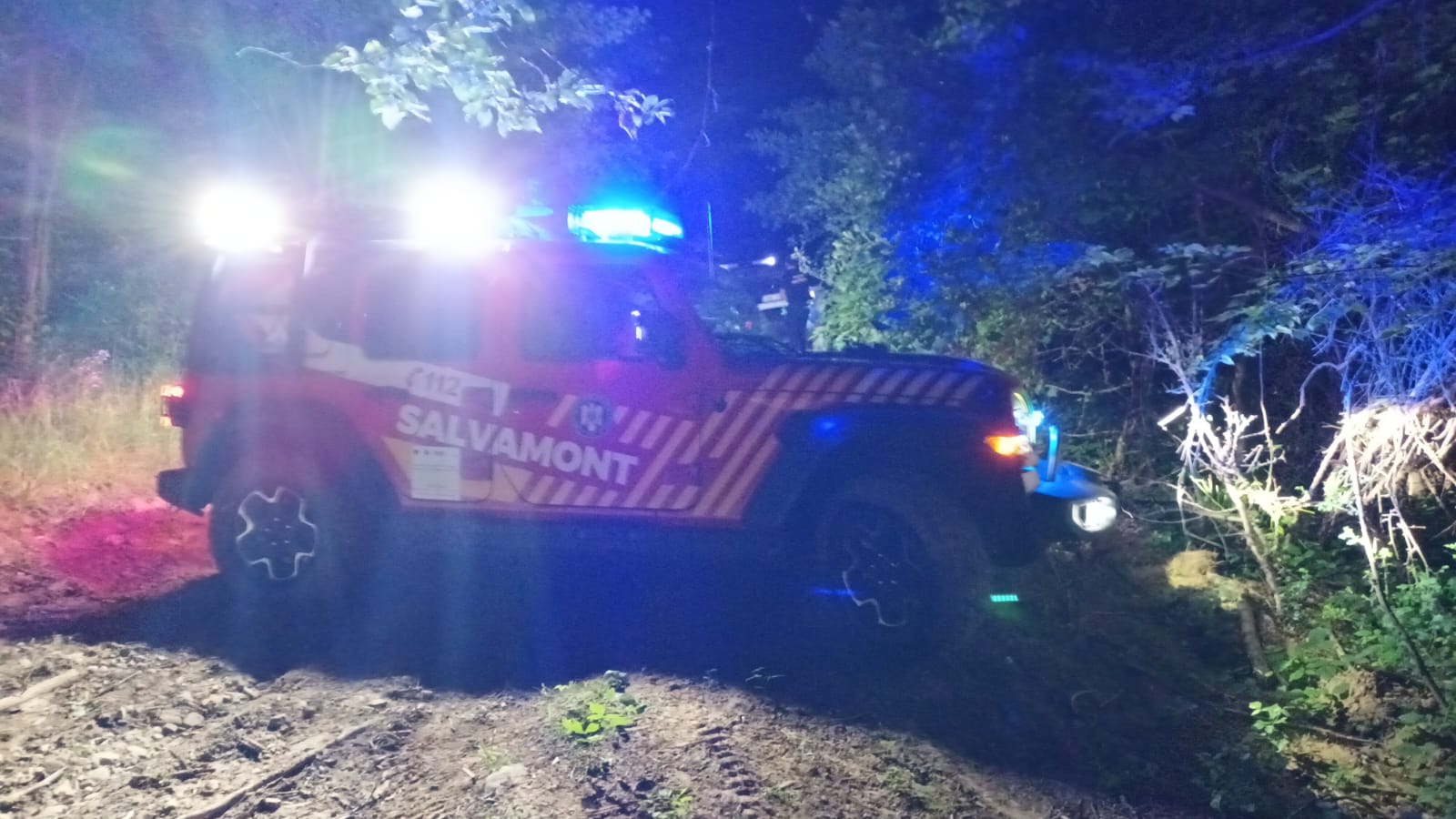 Operațiune dificilă de salvare în județul vecin. Unsprezece persoane, între care şapte copii, s-au rătăcit în Munţii Rodnei