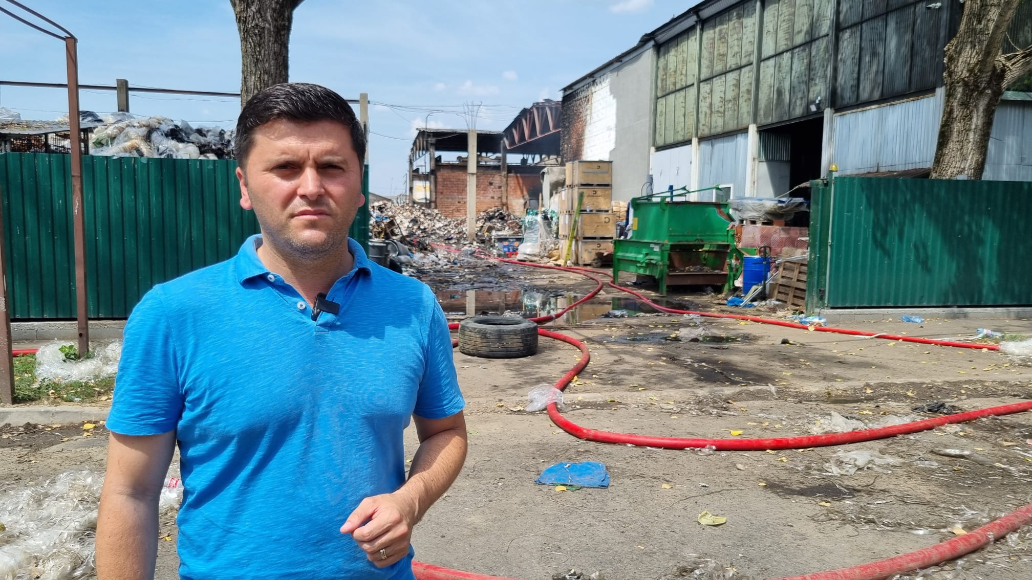 VIDEO. Adrian Cozma, despre incendiul de ieri: "Aici putea avea loc o tragedie ca la Crevedia". Firma, acuzată că importa și depozita gunoaie