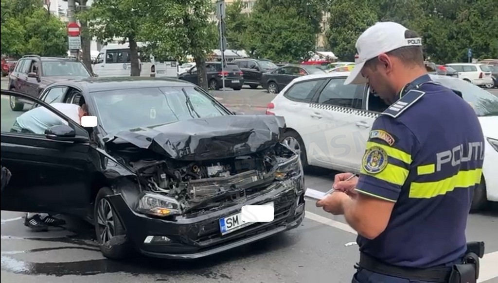 FOTO/VIDEO. Un sătmărean ar provocat un accident cu victimă. Coliziune între două mașini