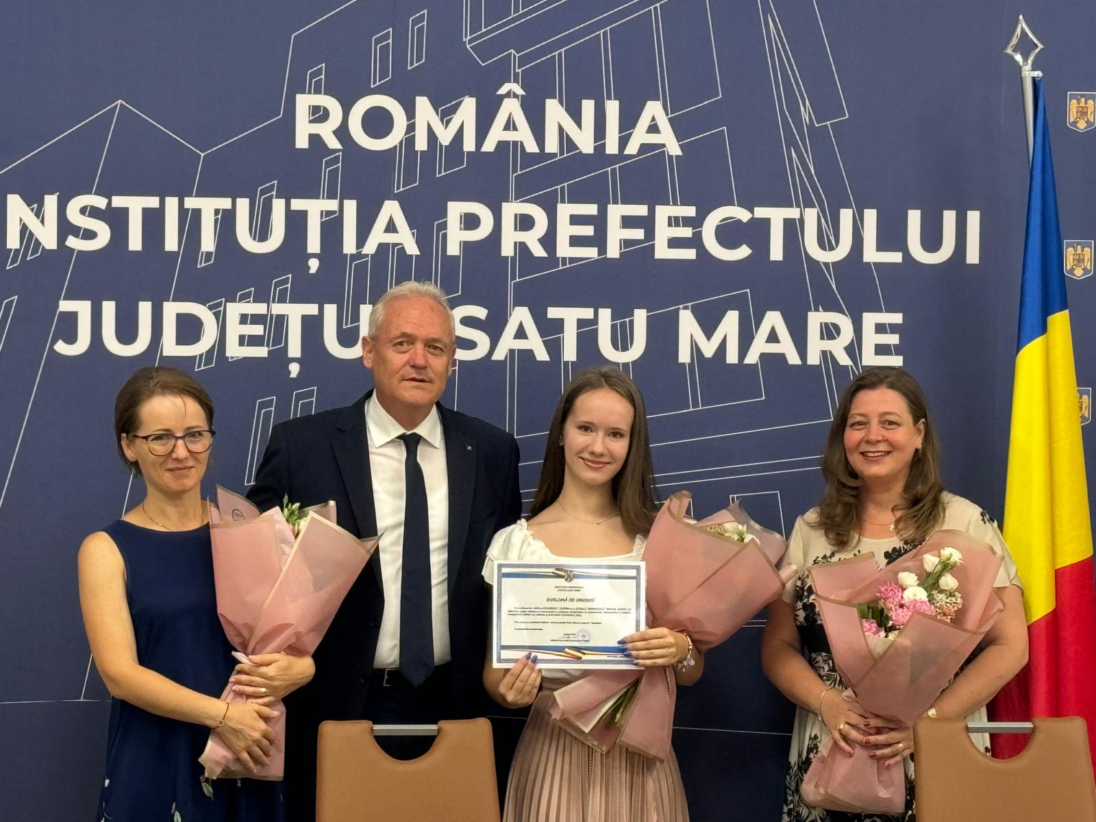 FOTO. Elevele de ZECE ale județului Satu Mare, premiate! Felicitări și mult succes pe viitor