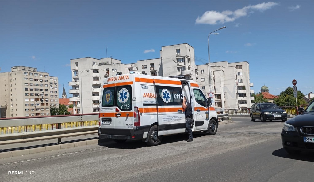 Salvată de pe Podul Decebal, abandonată de mamă, agresată de tată. Povestea unei tinere din Satu Mare