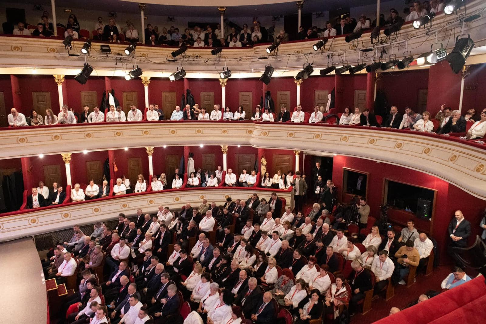 FOTO. PSD Satu Mare dă dovadă de unitate. Conferință cu participare numeroasă și unanimitate