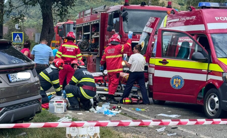 Accident mortal în județul vecin. Două persoane au rămas încarcerate