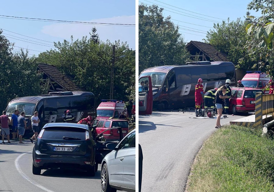 FOTO. Un autobuz şi un autoturism s-au izbit, o persoană este încarcerată. Accident în județul vecin