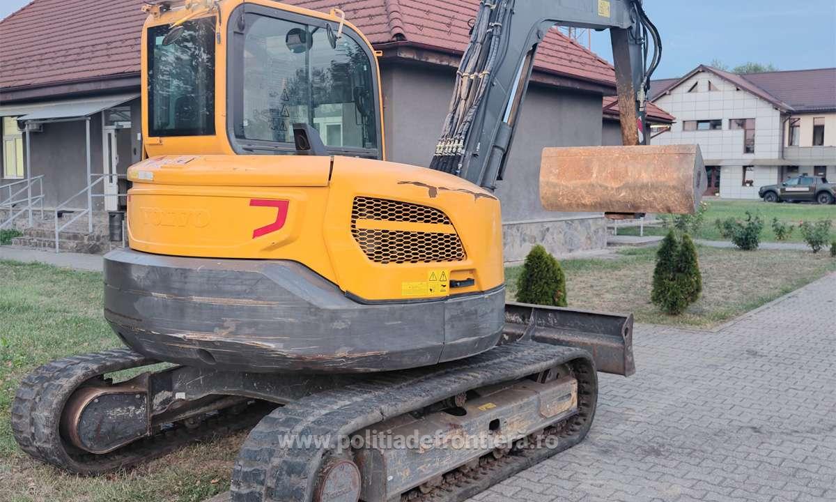 FOTO/VIDEO. Sezonul perchezițiilor. Utilaj de zeci de mii de euro confiscat de polițiștii din Satu Mare