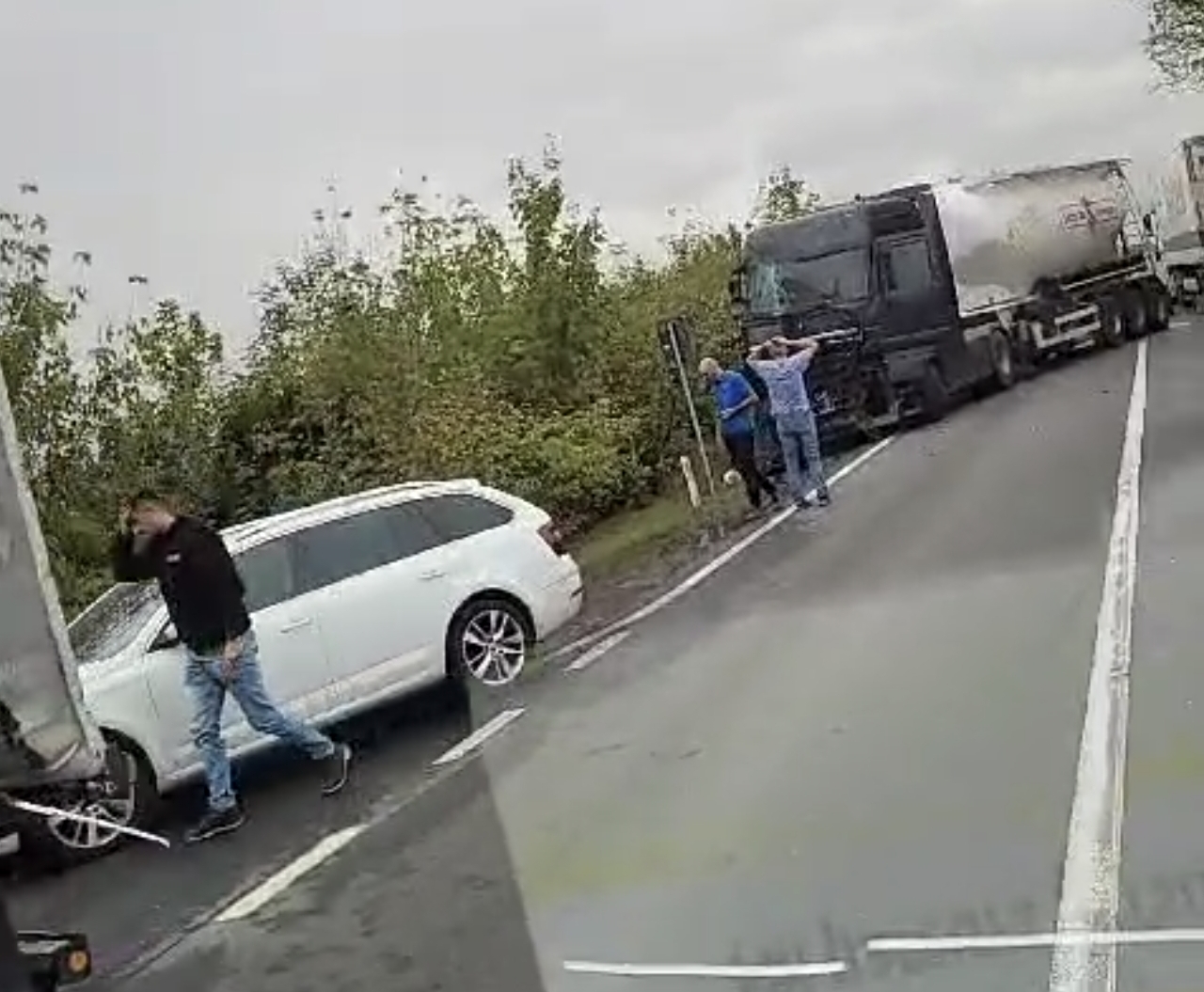 VIDEO. Accident pe DN1C, în județul Satu Mare. Impact între două TIR-uri