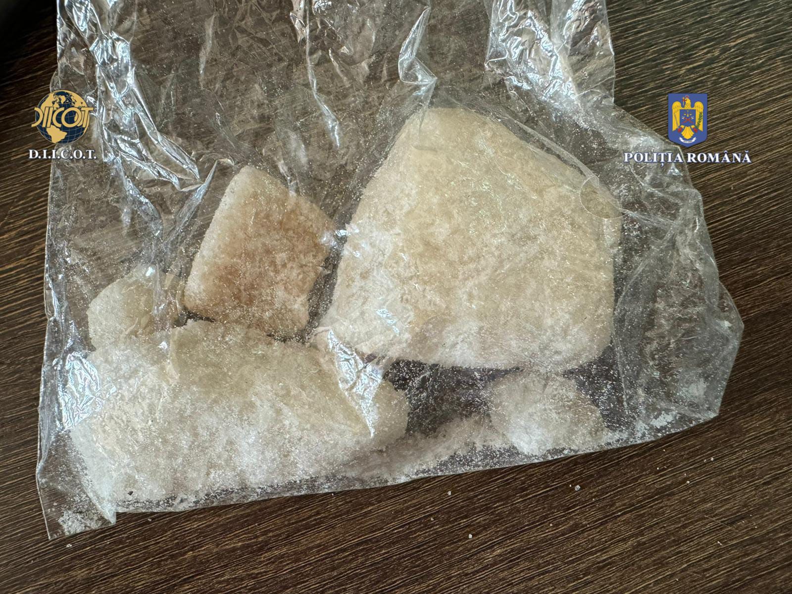 FOTO/VIDEO. Traficant prins în flagrant în Satu Mare. "Marfa" care dă dependență imediată