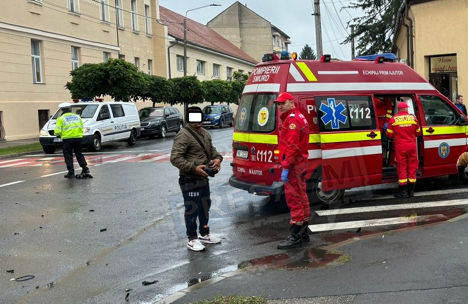 Elev lovit pe ”zebră”, în Satu Mare, lângă școală. Șoferița (72 ani) nu l-a văzut