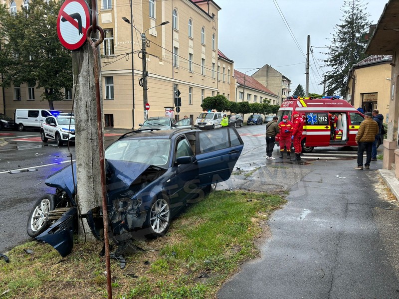 FOTO/VIDEO. Cum s-a produs accidentul de pe strada Avram Iancu. Două femei la Urgență