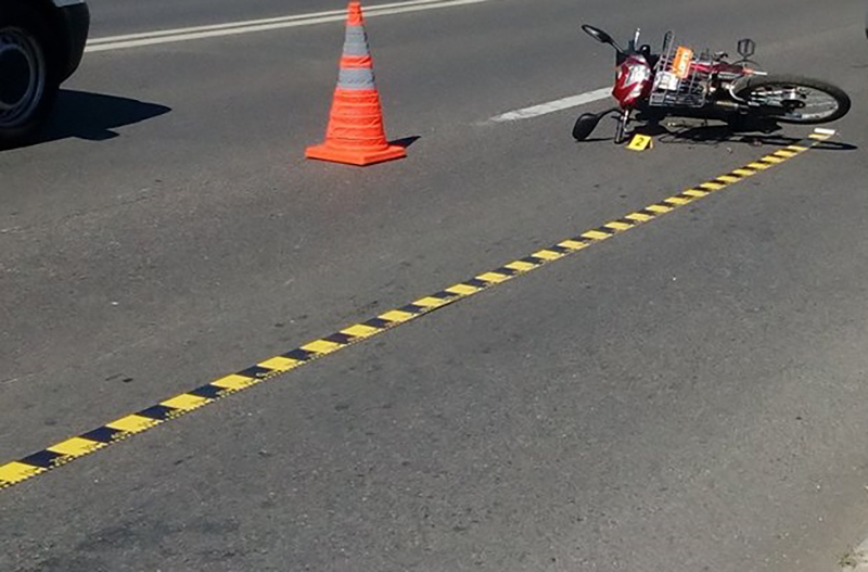 Sătmărean pe bicicletă electrică, cu alcoolemie enormă, rănit. A dat cu capul de asfalt