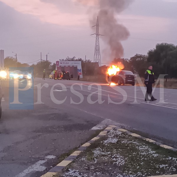 FOTO/VIDEO. Automobil cuprins de flăcări în municipiul Satu Mare. Șoferul, băut bine, a lovit de două ori o altă mașină