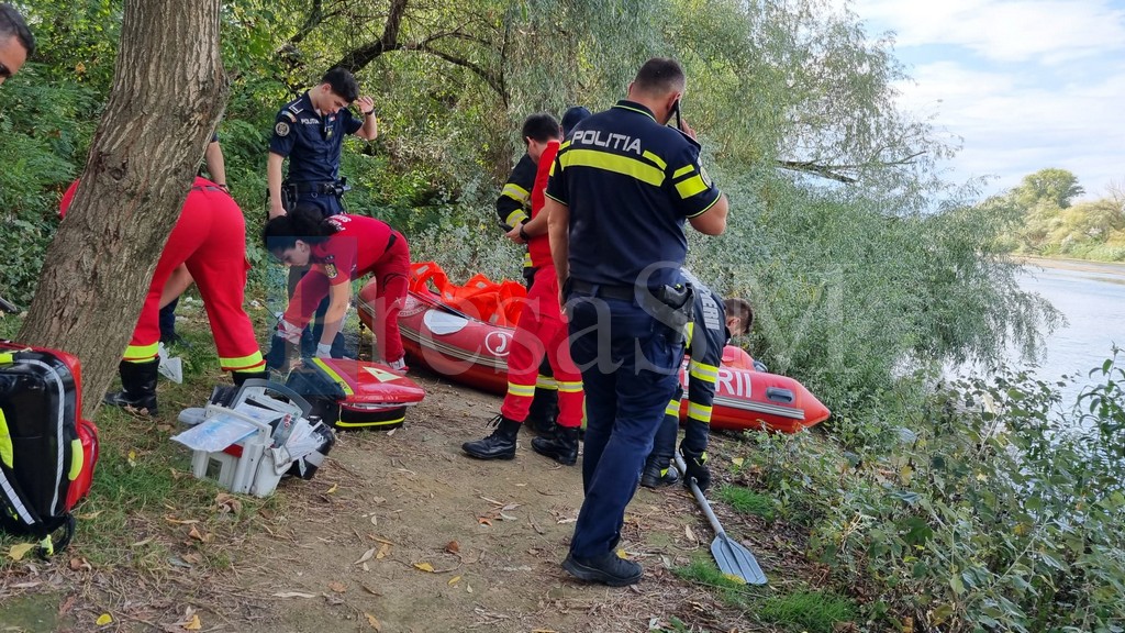 FOTO/VIDEO. Misterul tinerei scoase din Someș. Semne mari de întrebare, nu se știe încă cine este