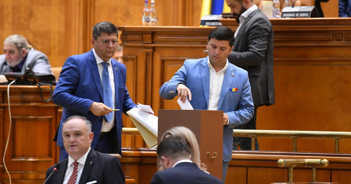 Deputatul Adrian Cozma a votat pentru neimpozitarea pensiilor mici