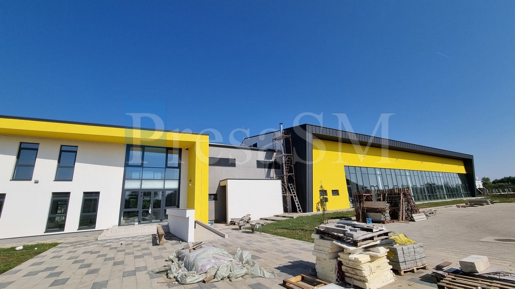 FOTOGALERIE. Centrul recreativ din Carei, tot mai aproape de finalizare. Cum arată bazinul de înot