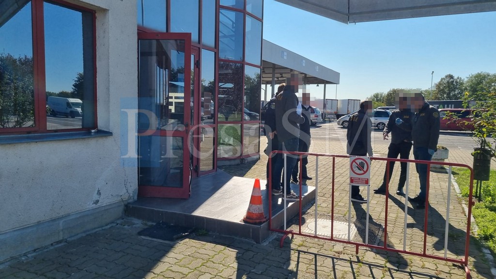 FOTO. Ce spune Poliția de Frontieră despre perchezițiile de la Petea