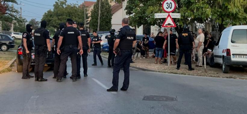 Răzbunare mafiotă! Sătmăreni loviți cu mașina sau tăiați cu cuțitul în propria curte