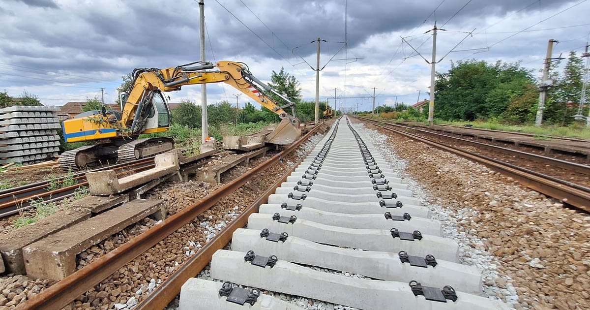 Se întâmplă în România. Angajatul unui Consiliu Județean din țară a furat șinele de cale ferată