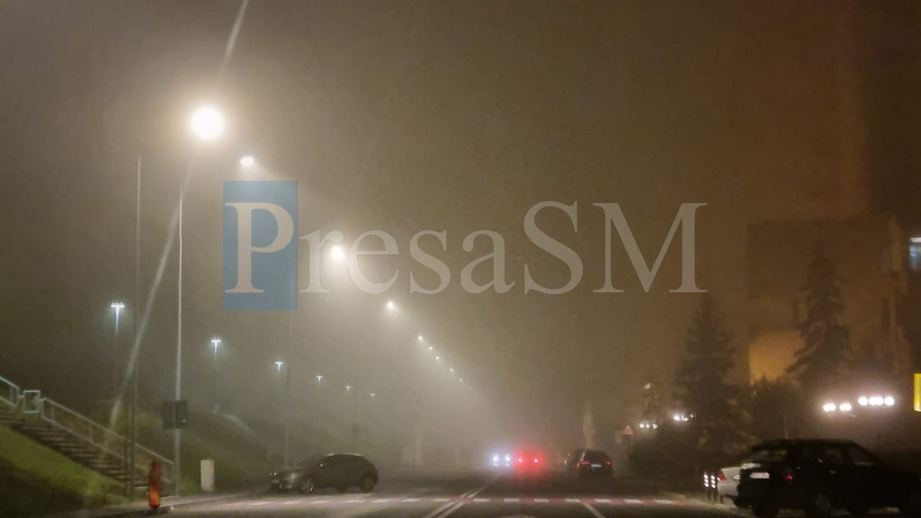 VIDEO. Ceață densă, vizibilitate extrem de scăzută în județul Satu Mare. Carosabil alunecos