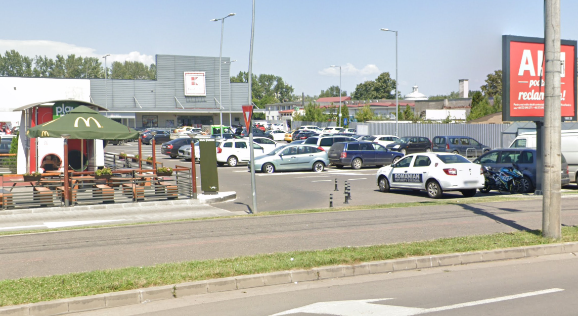 Mame cu copii agresați în parcarea McDonald`s/Kaufland, pe Drumul Careiului. Se așteaptă o tragedie?!