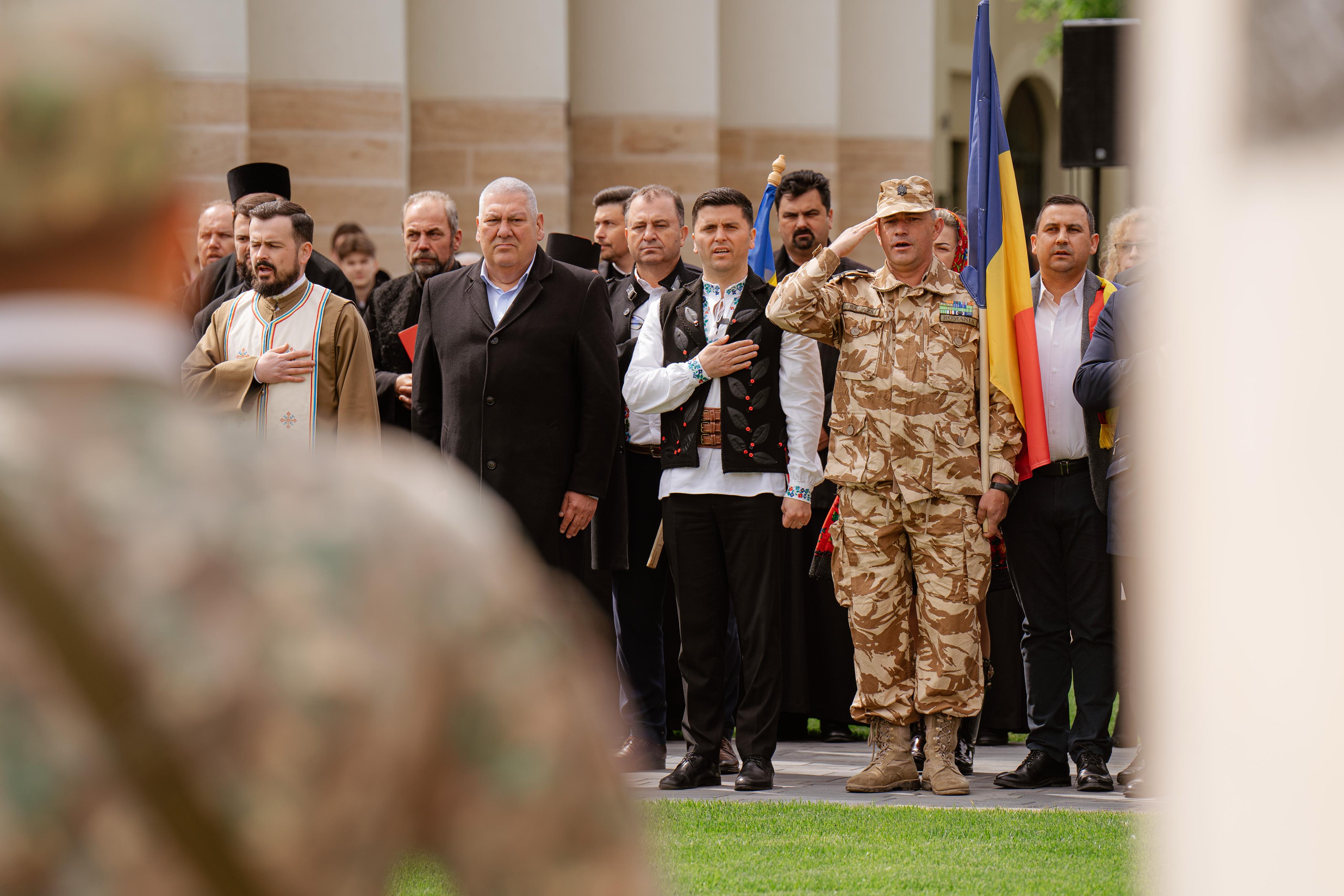 FOTO. În sfârșit! Un profesionist în fruntea Prefecturii Satu Mare. Un fost militar de carieră