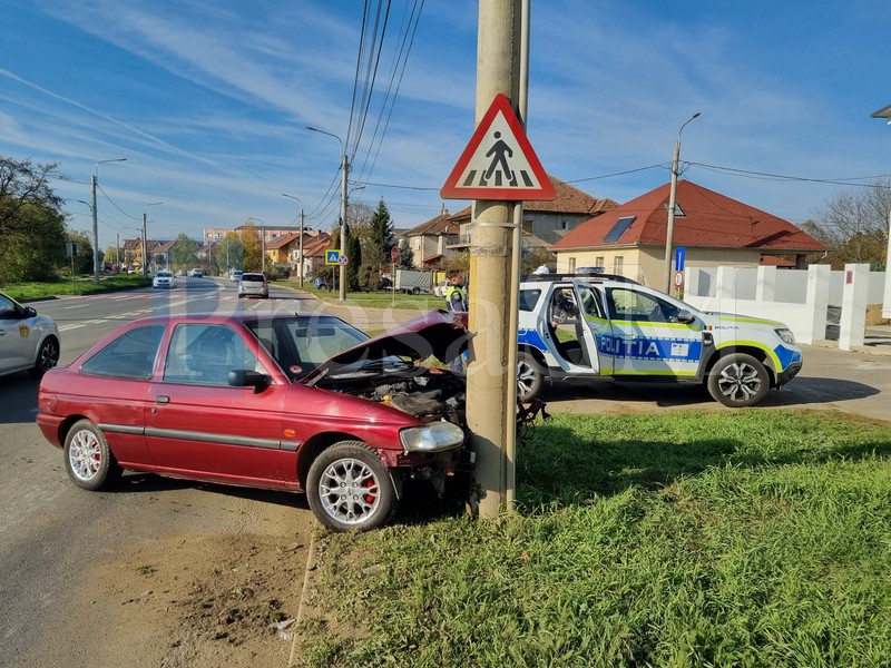 FOTOGALERIE. Accident în municipiul Satu Mare. Intervin pompierii