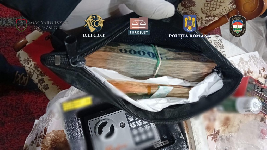 O gașcă de traficanți, trimisă la pachet în judecată. Ce le-au găsit procurorii DIICOT