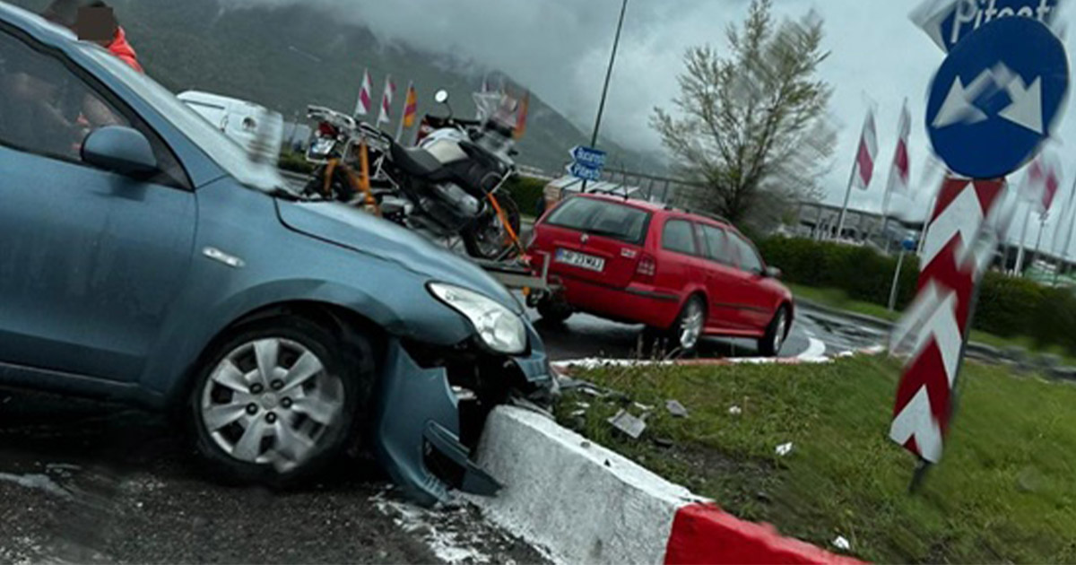 Accident în municipiul Satu Mare. Un șofer băut s-a oprit cu mașina într-o bordură