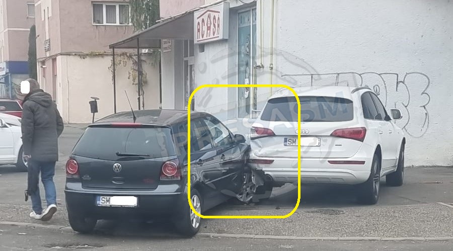 FOTO. Accident în Carpați II. A ”parcat” mașina într-o altă... mașină