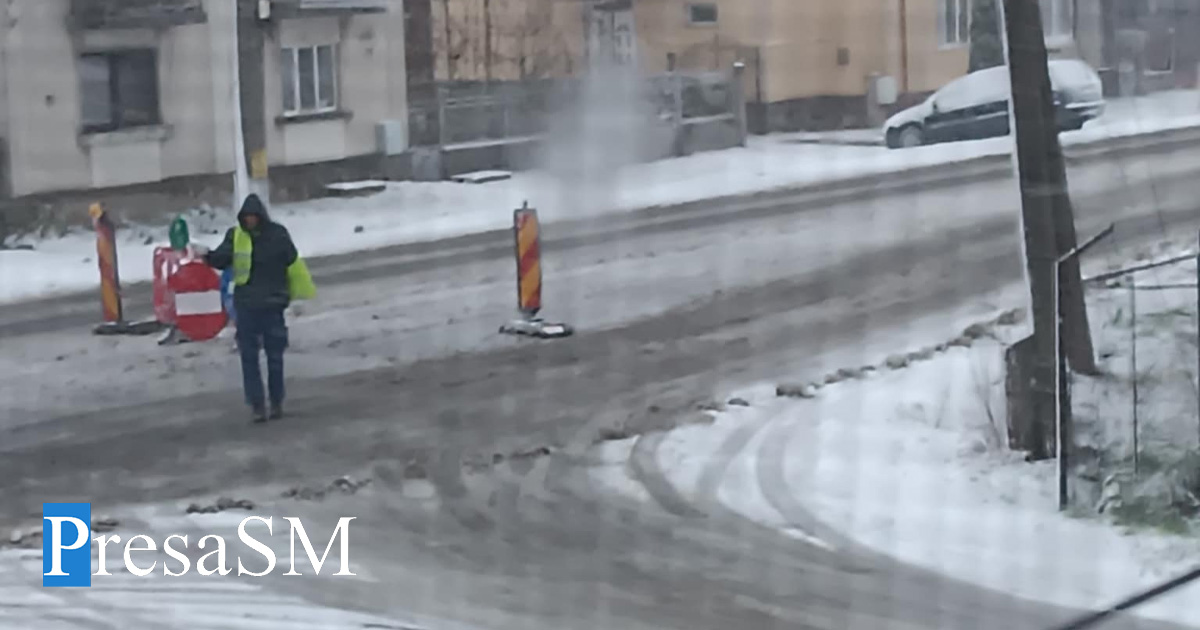 FOTO. Trafic închis pe DN19, în județul Satu Mare. S-au apucat de lucru la calea ferată