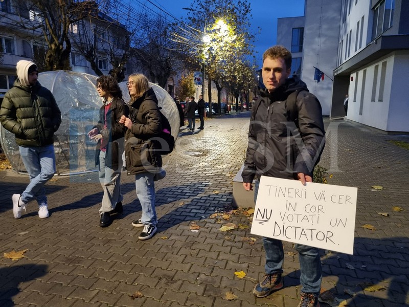 FOTO/VIDEO. Protest-comemorare la Satu Mare: "Spune NU fascismului!"