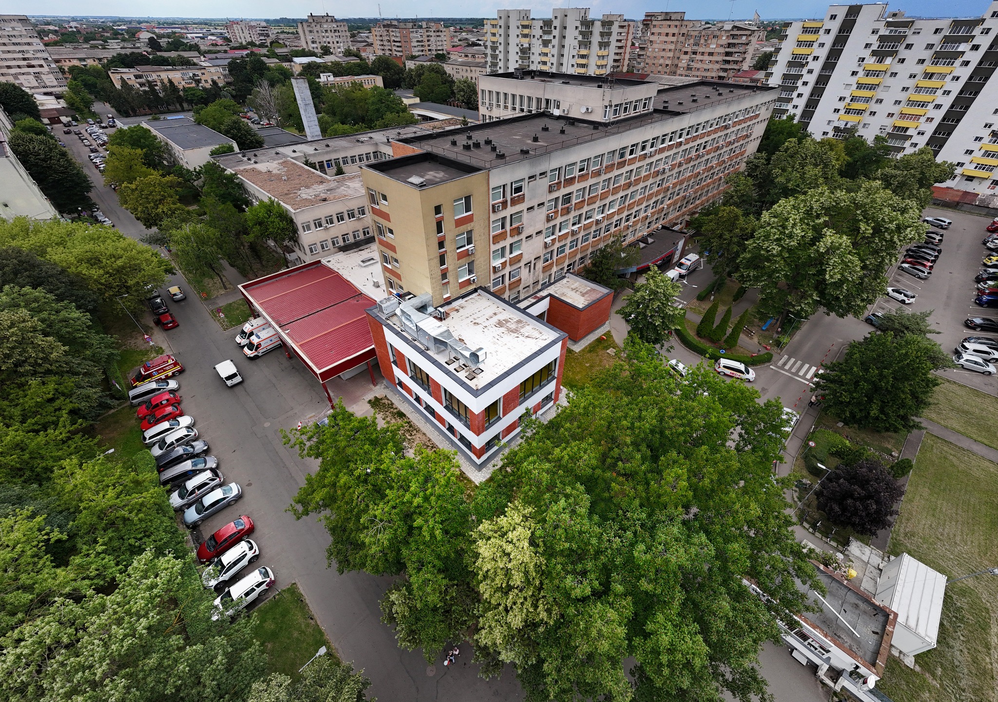 Angajări pe bandă rulantă la Spitalul Județean Satu Mare. 17 posturi, nu este necesară facultate