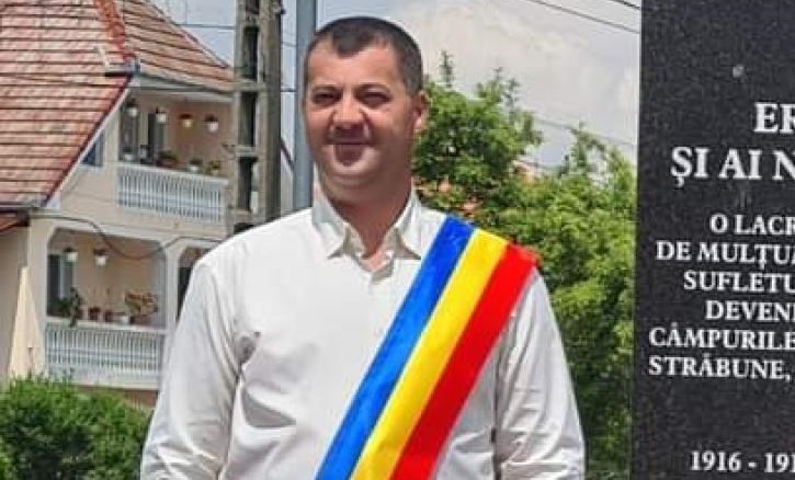 Un primar din Satu Mare susține că a fost bătut pe holurile Primăriei