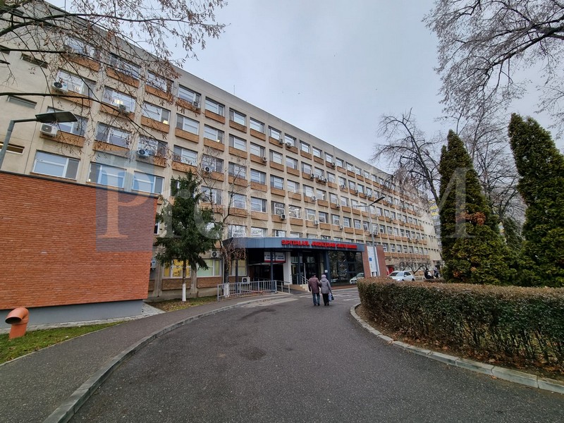 Se cere demiterea directorului medical de la Spitalul Județean. Acuzații de politizare și abuz