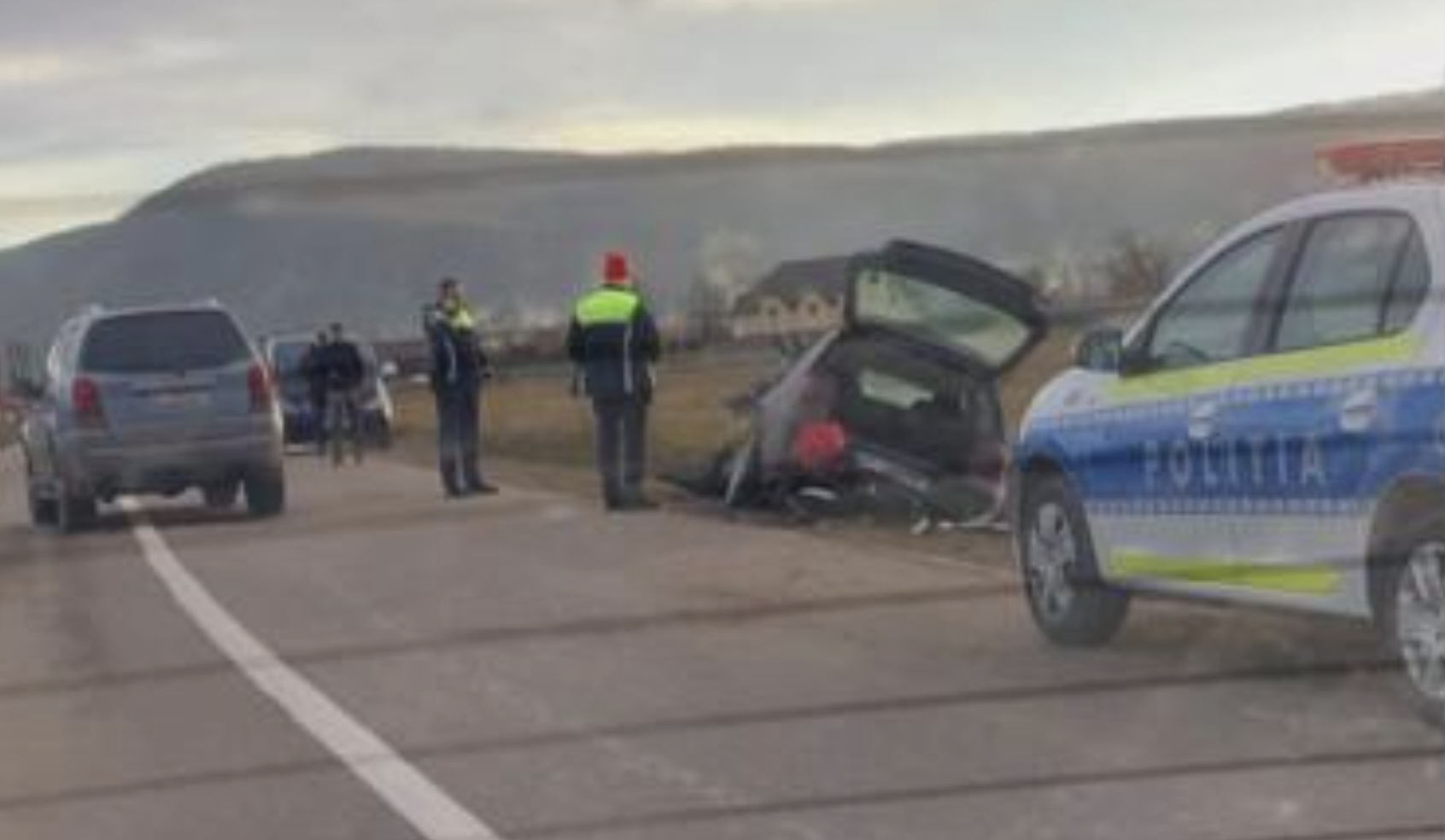 FOTO. Tragedie în județul vecin. Tânăr decedat, alții trei (19 și 16 ani) au ajuns la Urgență