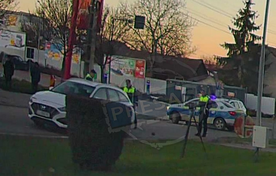 FOTO. Mamă și fiu loviți de o mașină pe trecerea de pietoni, în județul Satu Mare