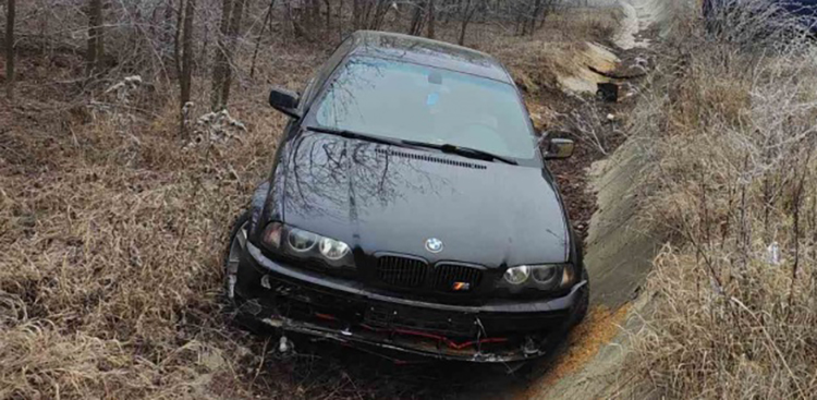 Un tânăr sătmărean a ajuns la spital. S-a urcat băut la volan și a ajuns cu mașina în șanț