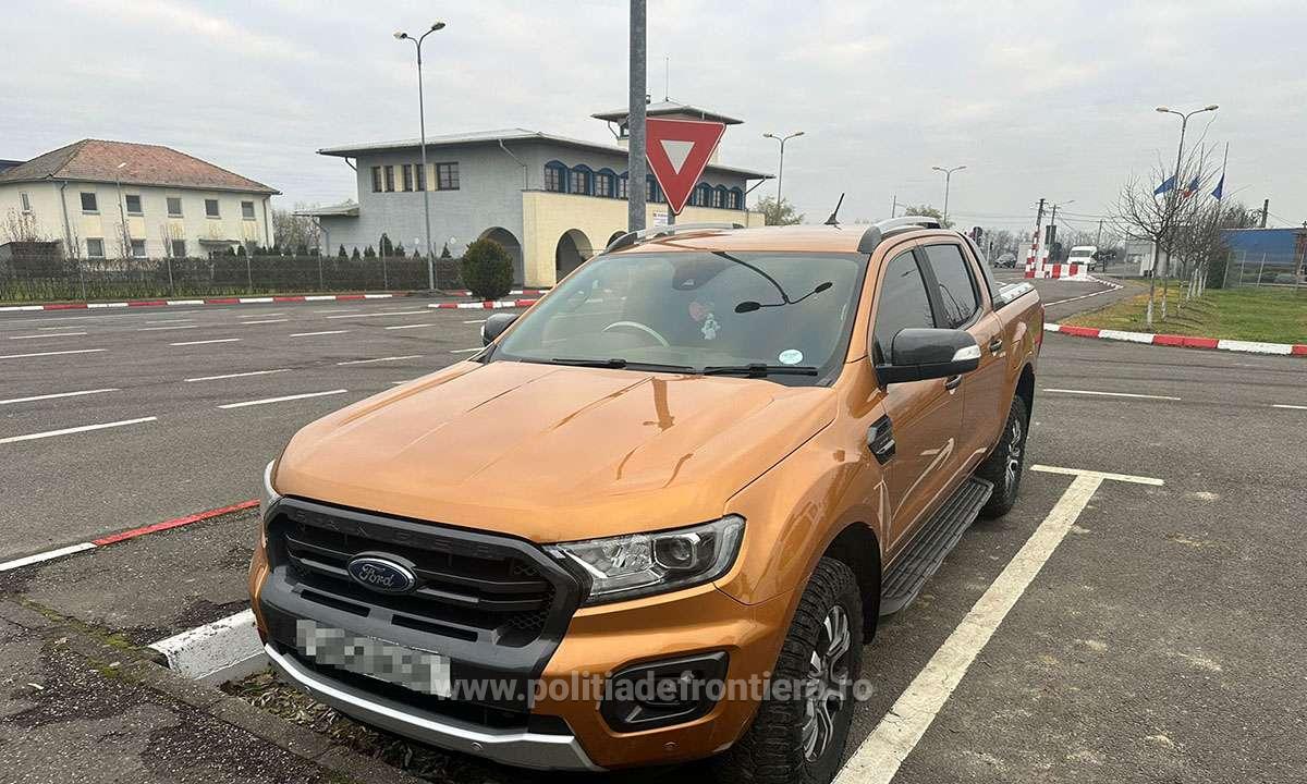 FOTO. Sătmărean lăsat fără bolid de frontieriști. I-au luat-o din fața casei