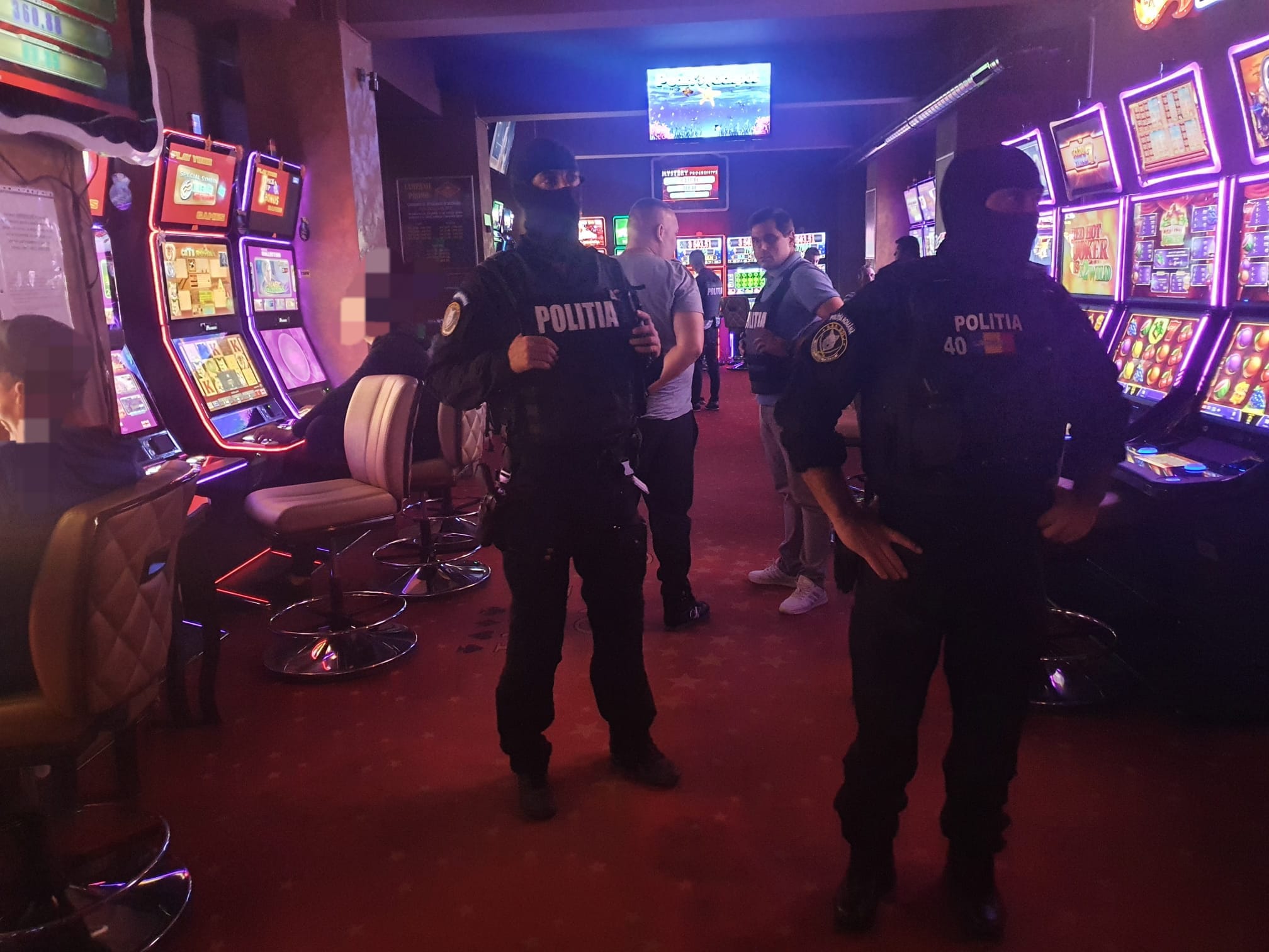 Un barman a furat toate încasările unui cazinou din Satu  Mare. A doua zi a dispărut fără urmă