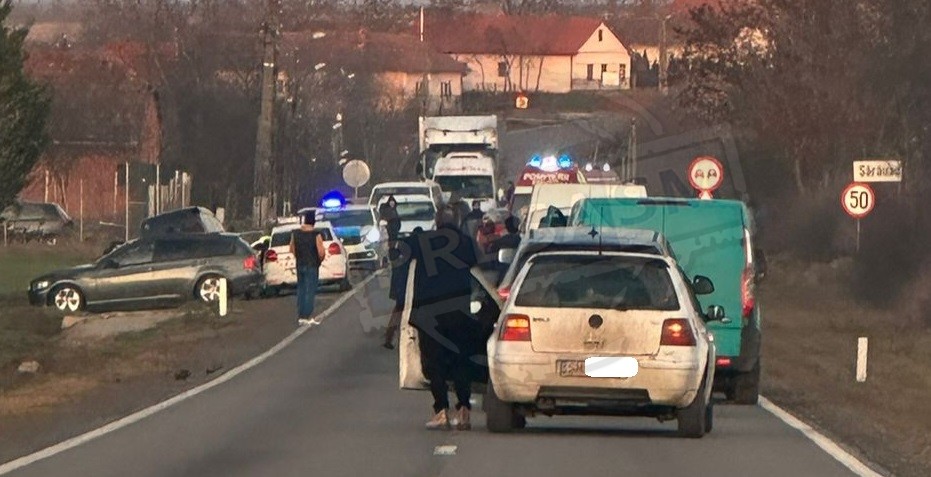 FOTO. Cum s-a produs accidentul de astăzi de la Sărăuad. O persoană a ajuns la Urgențe