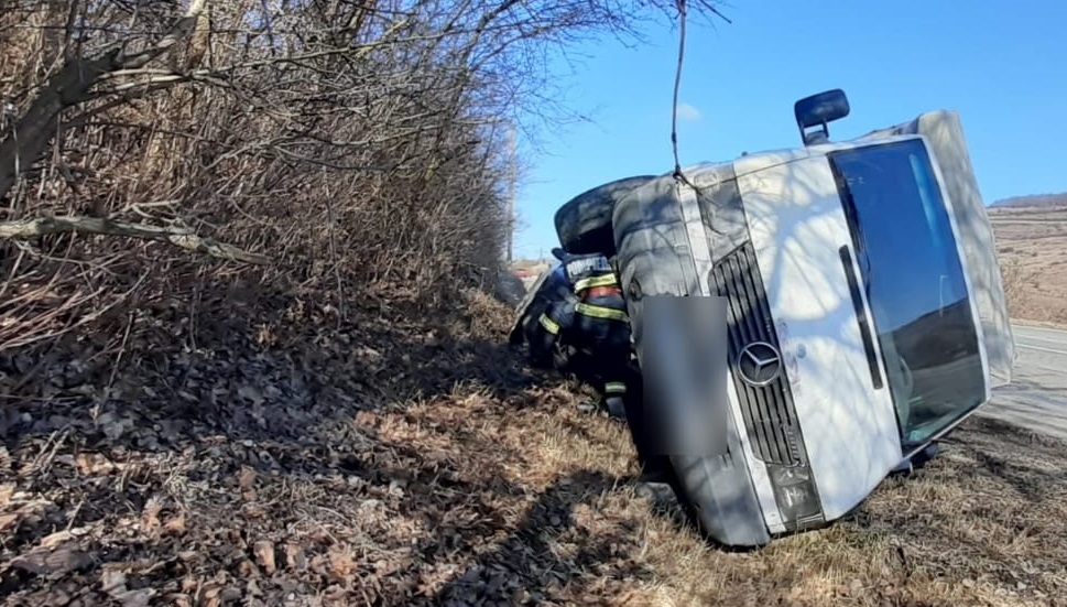 Tânăr (20 ani), fără permis și sub influența alcoolului, a provocat un accident pe Drumul Național 19