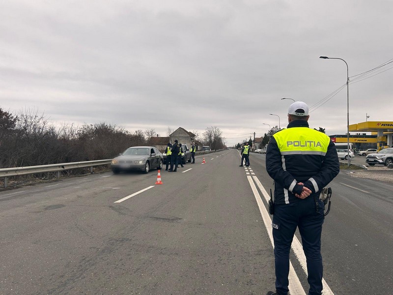 Fugar cu Porsche, în județul Satu Mare. Oprit de Poliție, a reușit să demareze în trombă. Este de negăsit