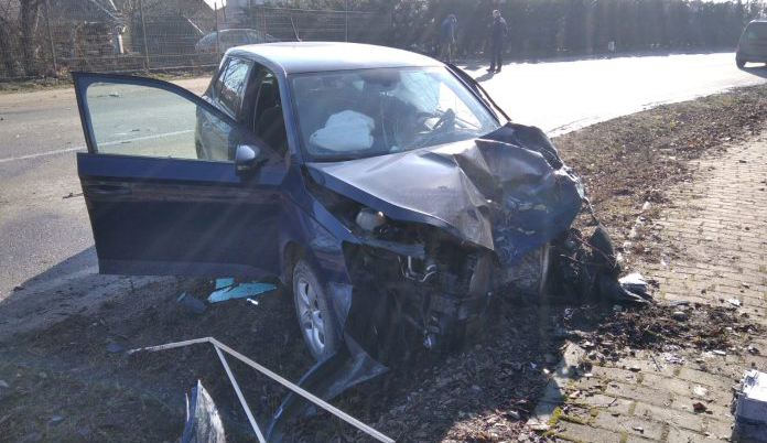 Două șoferițe implicate într-un grav accident, în Negrești-Oaș. Una a ajuns la Urgență