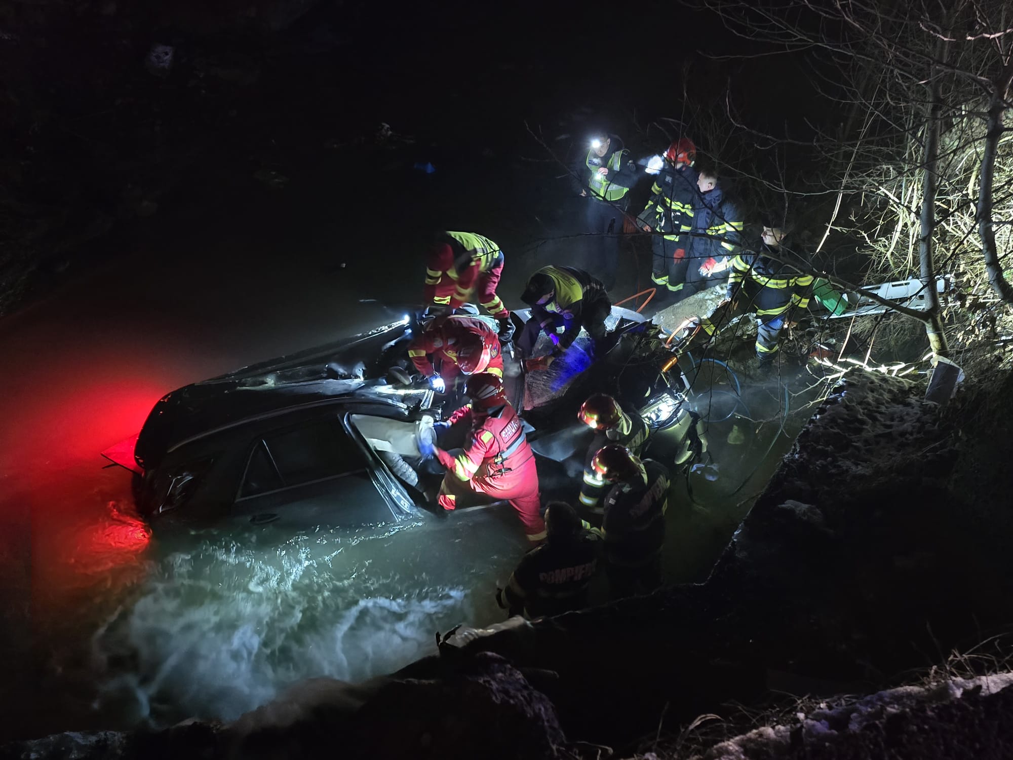 FOTO/VIDEO. Noi detalii: mașină în apă, 4 victime în Satu Mare. Nu se știe cine a condus mașina!