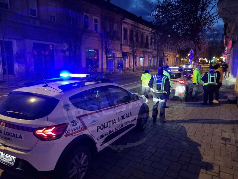 FOTO. Scandal între 3 echipaje de Poliție Locală și un livrator: ”Nu plătesc amenzi de 5 ani”