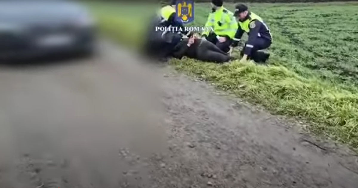 VIDEO. Sistemul Spike al polițiștilor, în acțiune. "Testat" pe un șofer care a furat o mașină din parcarea unui supermarket