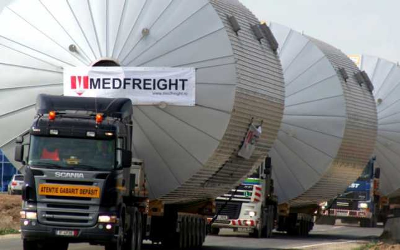 Un transport agabaritic impresionant va ajunge în Satu Mare. Atenție pe șosele!