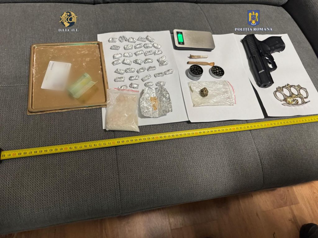 FOTO. Traficant pistolar în municipiul Satu Mare. Polițiștii i-au făcut o vizită