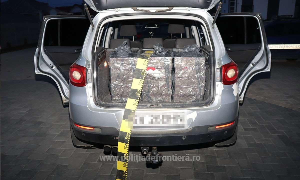 FOTO/VIDEO. Afacere penală în familie! Doi soți prinși de Poliție cu ”marfă” în mașină