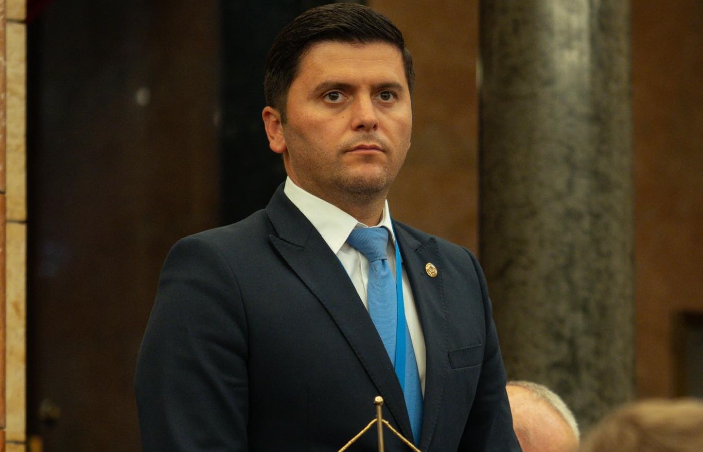 Adrian Cozma, după învestirea lui Nicușor Dan: "Electoratul a transmis un mesaj ferm clasei politice în ansamblul ei: că trebuie să fim în slujba oamenilor"