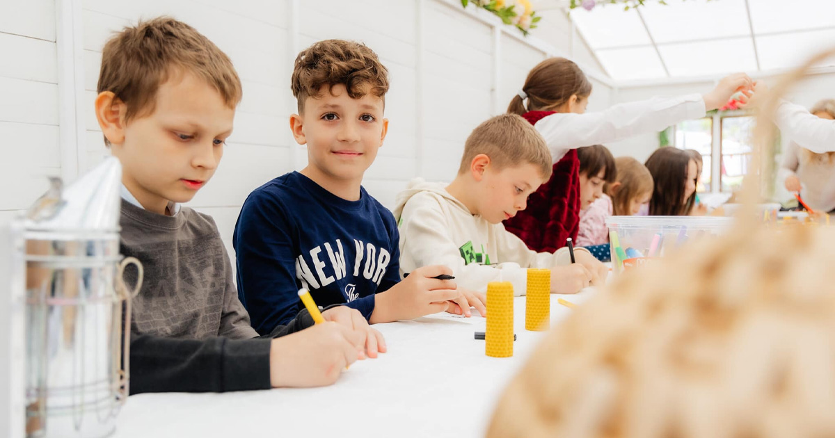 Pregătirile pentru Paște au intrat în linie dreaptă la Satu Mare. Au început înscrierile pentru atelierele de la Căsuța Iepurașului